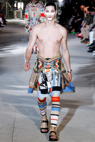 Look 2